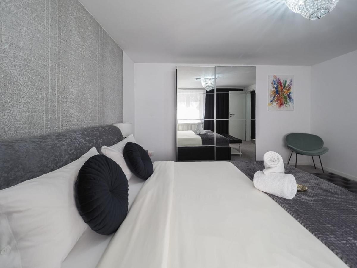 For You Apartments Gold & Silver Sibiu Exterior photo